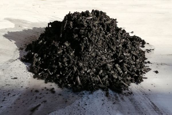 biochar-pile-v02-700F6031518-5BD5-BC15-E0F2-AEB08C857DB8.png